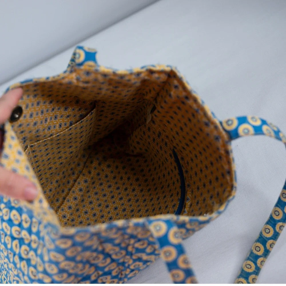 Vera Bradley‎ Curvy Tote Bag Riviera Blue Yellow Good Quilted Shoulder Floral